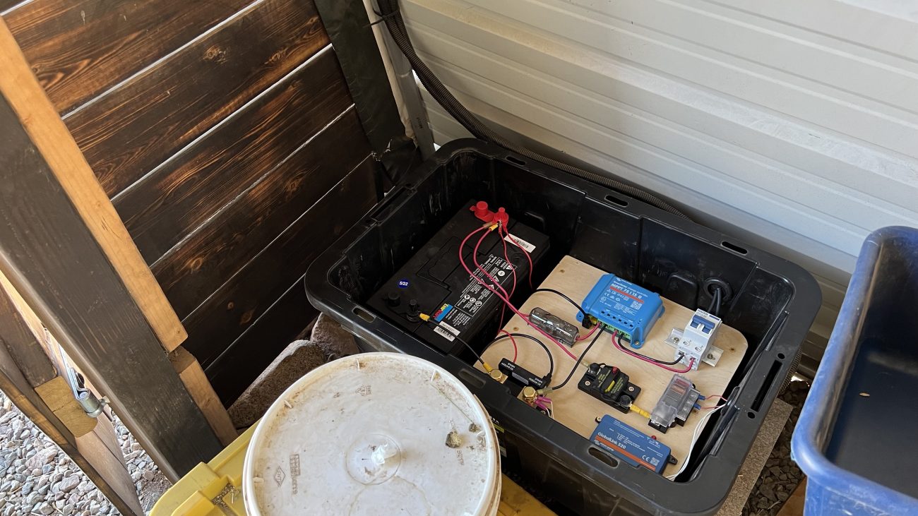 12 V Power System Bucket