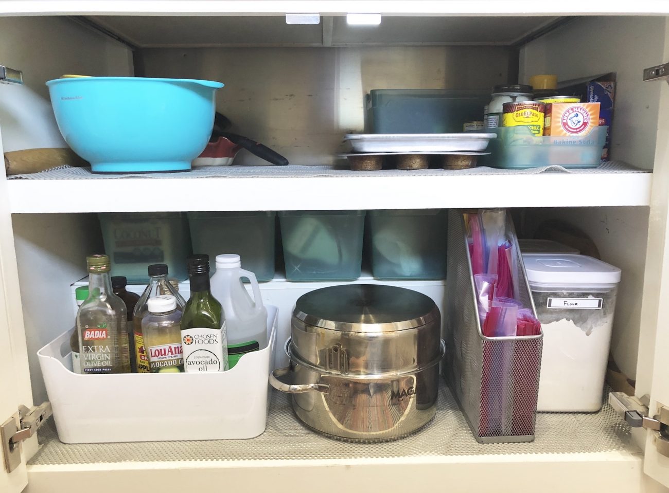 What's In Our Kitchen? - Tiny Shiny Home