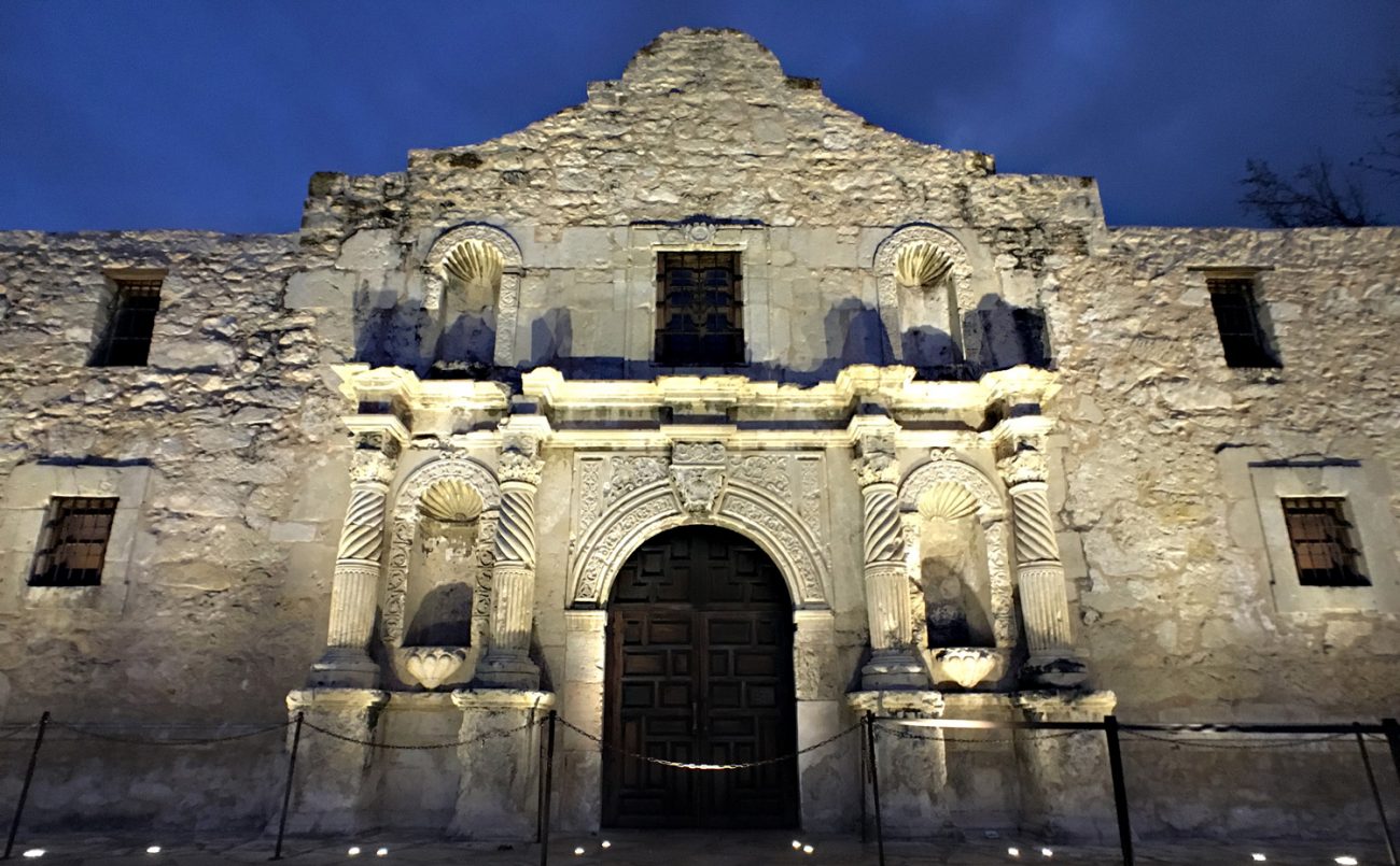 Alamo Moment Wide