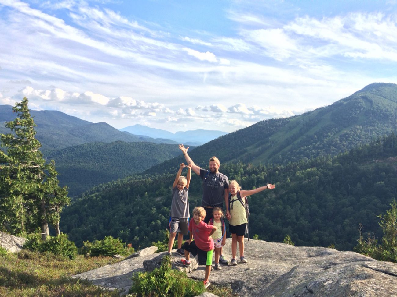 Bear den Jon And Kids