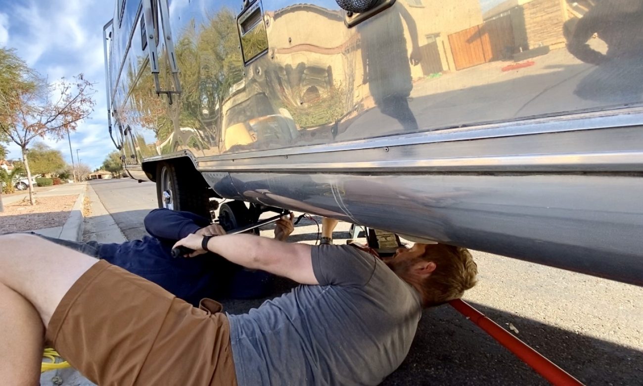 Replacing Axles on 1972 Airstream