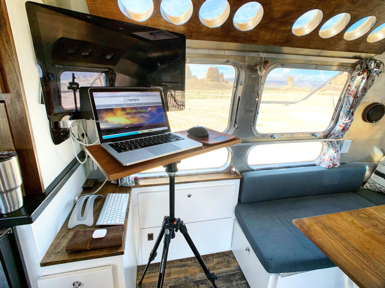 https://tinyshinyhome.com/images/_postFullSize/standing-desk-laptop.JPG